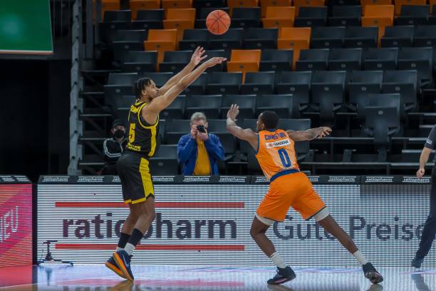 更是对比赛 更是对比赛